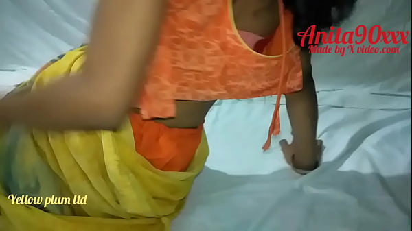 Indian Anita Bhabi Ko Kuteya Banaker Choda Yellow Saree Me