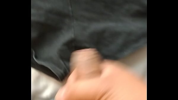 Me Vengo En La Ropa Interior De Mi Esposa, Masturbación