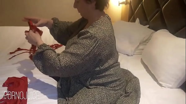 Willow The MATURE Gets Her First Black Breeding! A Pornojuice Exclusive!