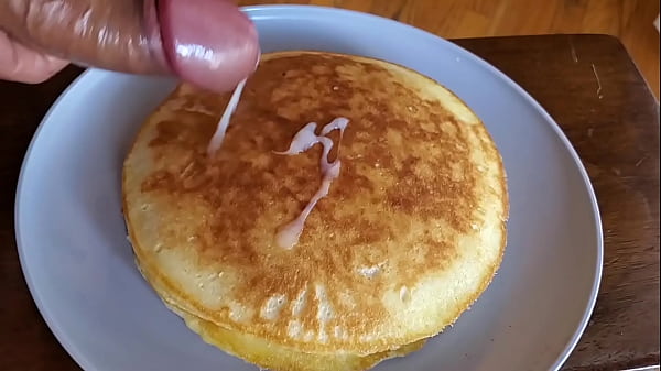 Starting 2023 With Hot Load Strawberry Pancakes!