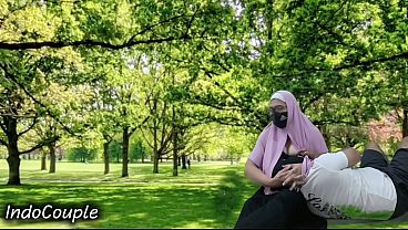 Indo Bokep True Couple Outdoor Sex . Muslim Couple Affair In Public Park