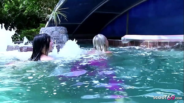 Tempting Step-mom Seduce Giant Natural Boob To Lesbian Sex