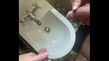 Unscripted Compilation (2 Scenes): Amateur Boys Pissing Together