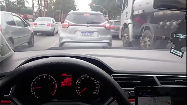 ACONTECE POR AÍ: LENEV8 ACEITOU O HALLS PRETO DO UBER QUE É CONVITE PARA PAGAR A CORRIDA COM SEXO ELA ACEITOU NA HORA CAINDO DE BOCA NA ROLA DO UBER E TOMOU TODA SUA PORRA