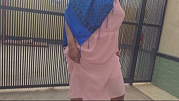 Wtf An Arabian Mom Masturbate Her Cunt Outside The House Near The Road