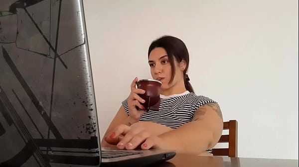 Carla Farting While Rubbing!