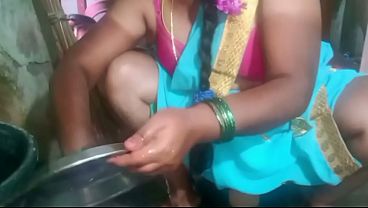 Indian Sultry Aunty Plate Cleaning Video