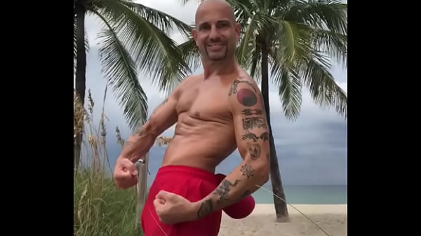 The Pornstar Living In Paradise