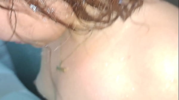 Que Lindo Culo Tiene Mi Hermanastra. Parte 1. Me Chupa La Polla En La Ducha