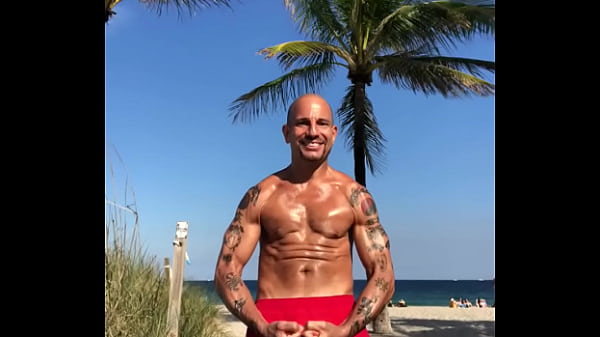 THE LIFEGUARD PORNSTAR MAXXX LOADZ