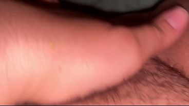 Coño Gordo Peludo Y Large Pouters - Masturbándome En Español - POV
