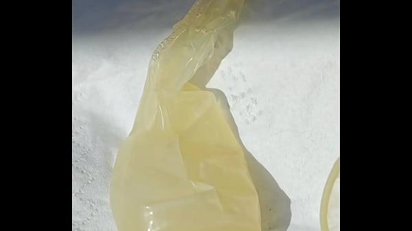 积攒一个月的精液，避孕套射精
