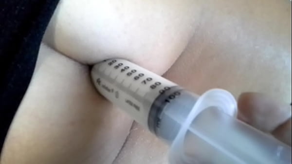 Clistere Con Il Latte Caldo - Audio Reale - Schiava Sottoposta A Punizione