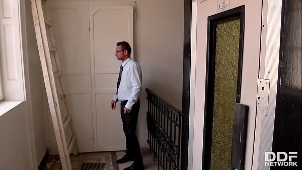 Scorching Stunner Simony Diamond Gets Fucked In Pussy And Rump By Detectives