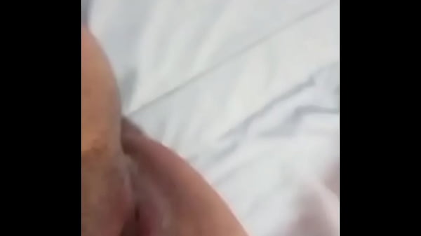 La Madrastra Culona Se Masturba Con El Cepillo De Dientes De Su Hijastro