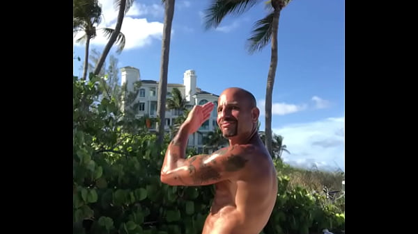 FLEXING AT THE BEACH