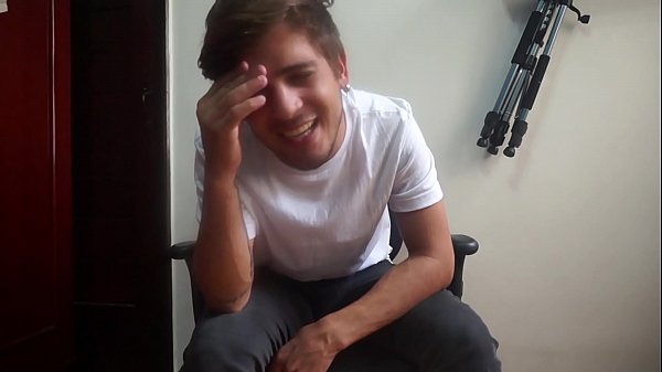 Flakael Reagindo Ao HORRORPORN