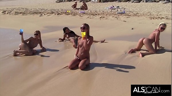 Six Needy Lesbians Go At It On A Public Beach