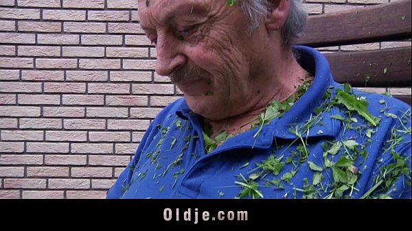 Deepthoat Old Boner Gobbling Drink The Load For Fat Grandpa