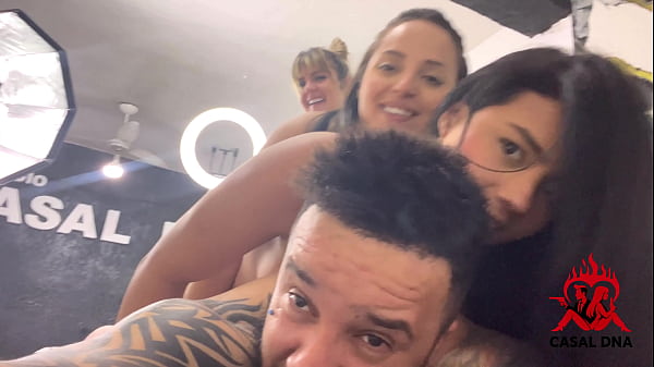 Elasemacao Com Aquele Tesao De Senti O Cuzinho Na Buceta Molhada Com O Cu Babando Ea A Pica Grossa Latejando Gostoso ! Todos Quase Gozando Ao Mesmo Tempo Qui Sensação Maravilhosa!