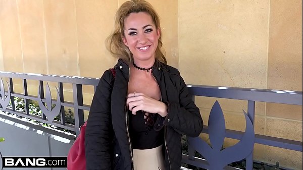 Janna Hicks Craves Having Cock Between Her Giant Breasts