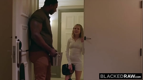 BLACKEDRAW Dainty Coco Gets Widenned Out In 5 BCC Mass Fucking