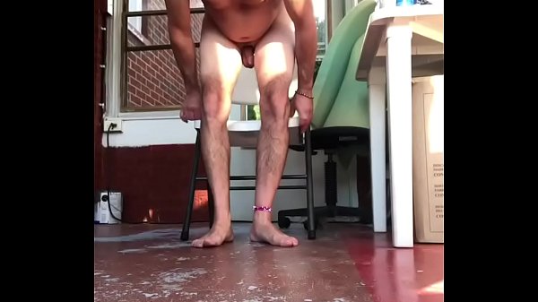 PISSING & POSING