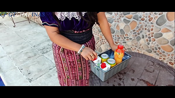 Chapina Tenia A La Venta Jugos, Jamás Pensó Que Terminaría Follada Por Una Moreno Latino Con Verga Morena...F