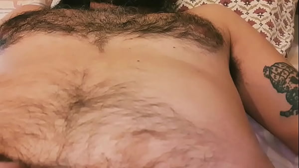 Torso Desnudo Siendo Acariciado