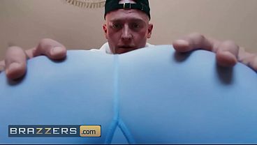 BRAZZERS - Gorgeous Kira Noir Takes Zac Wild To Her Room And Stuffs Him Right Under Her Roommate’s Nose