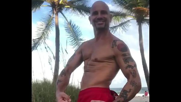 The Beach Frame Pornstar Maxxx Loadz
