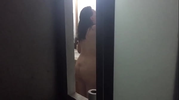 Culazo De Señora Desnuda Y Nalgona Saliendo De La Ducha Parte 2