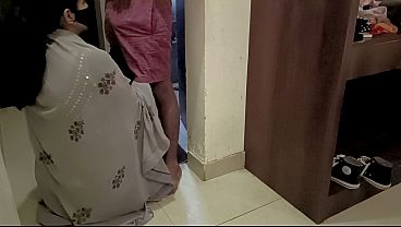 हाउस ओनर ने काम वाली बाई प्रिया दीदी की गांड फाड़ चुदाई की