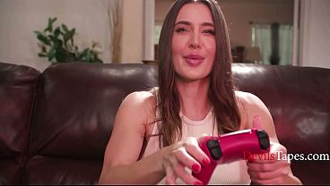 Pornstar Has A Melt Down During The Shoot But Finishes The Job - Ella Reese