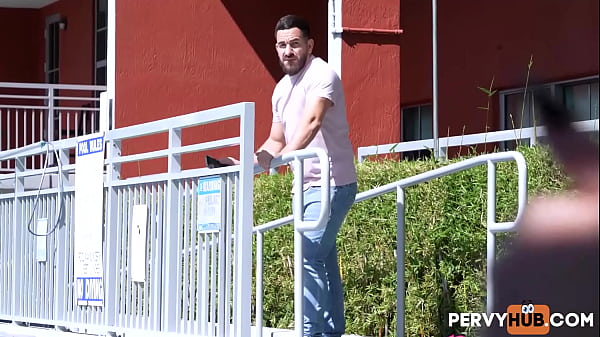 Peter’s Bikini-Clad Stepsis Explodes Powerful In Foot-Fetish Plow!
