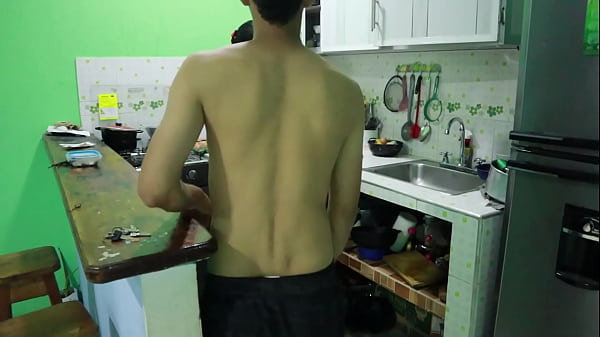 Follando A La Hermana De Mi Esposa En La Cosina De La Casa