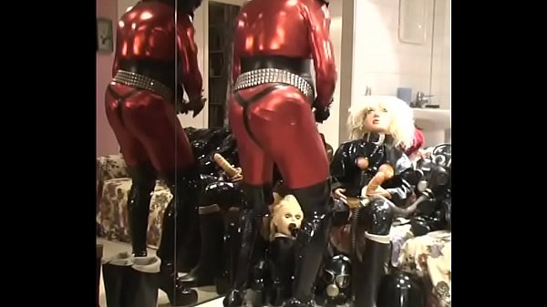 Roxina2007RedZentaiFetishGurl270207.WMV