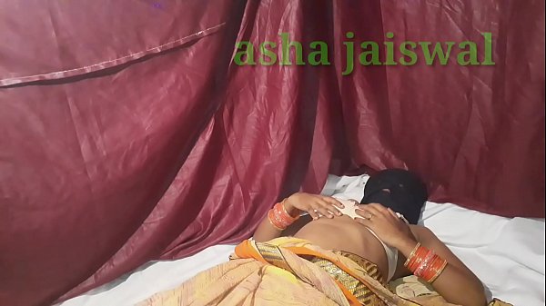 भाभी को सारी में देवर के दोस्त ने चोद दिया