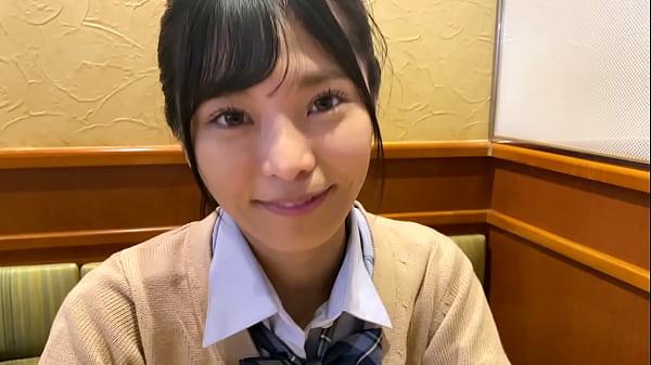 Https://bit.ly/3qJ6p6N　ハメ撮り　薄手のストッキングがエロすぎる貧乳JKとハメ撮りセックス。小ぶりなお尻がかわいくてエロい。かわいいお尻をがっしり掴んでバックで超連続ピストン。