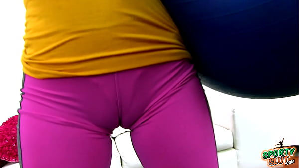 Fantastic Cheeks And Fantastic Cameltoe Brunnete Latina Teen In Tight Leggings Tease