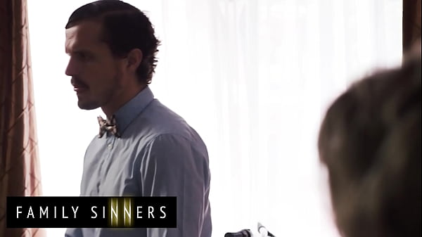 FAMILY SINNERS - Filthy HOTWIFE Dee Williams Displays Her Stepson Robby Echo How To Eat And Pound A Genuine Woman's Cunt