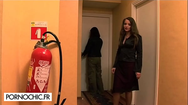 Special Room Service, Trio With Oksana And Jennifer Stone