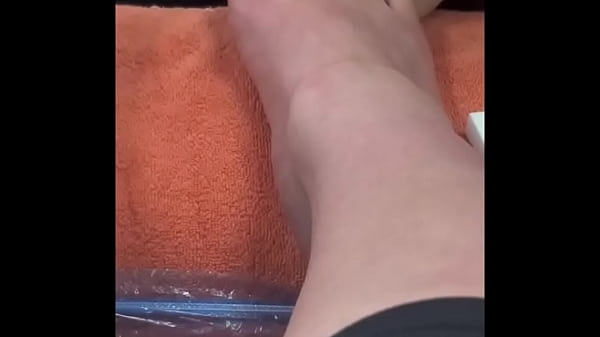 Diva Julia Getting A Pedicure