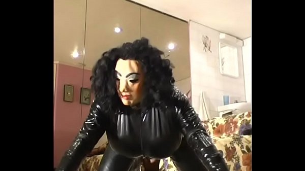 Roxina2005EarlyRubberDoll311005XL.WMV