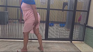Wtf An Arabian Mama Masturbate Her Slit Outside The House Near The Road