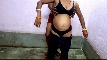 Ghar Ke Malik Ne Kam Wali Bhabhi Ko Choda Desi XXX MMS Desi Chudai