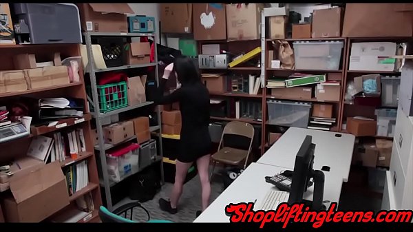 Actual Cutie Thief Gets Spunk After Worshipping Mall Cops Rod