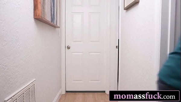 Slender Bendy STEPMOM Screwed In The Backside By Her Clueless Stepson