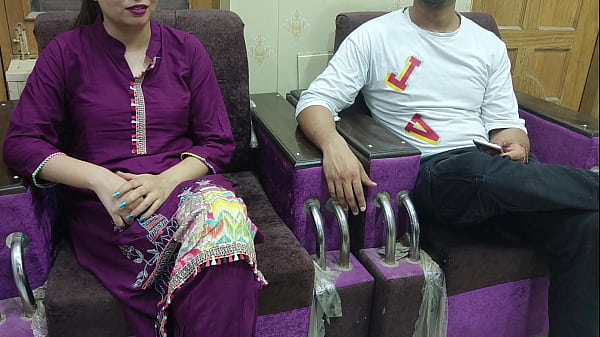 Dating App Se Anjan Se Milne Aayi Ghar Pe Saara Foreplay Karne Main Hi Chut Gili Ho Gayi Saara Ke Muh Main Hi Discharge Kar Diya