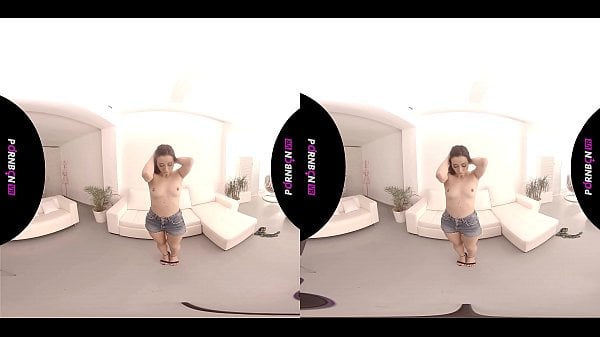 4K VR LA Caliente Actriz Porno Valentina Bianco Se Desnuda Enseñandote Su Cuerpo Y Sus Pies, Jugando Con Tu Polla Y Follando Contigo En Realidad Virtual.